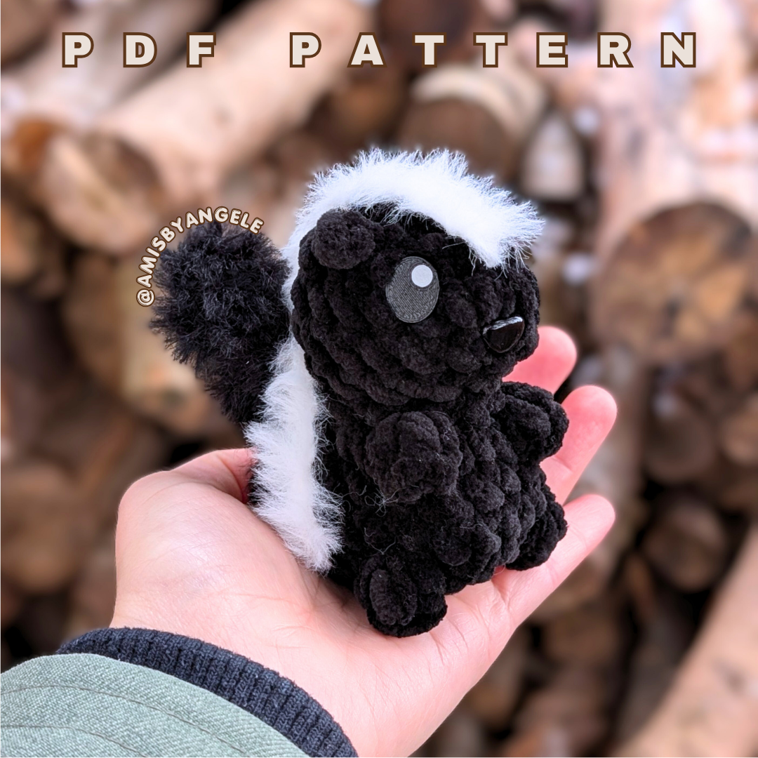 Pattern - Squirrel and Skunk in a Stump (No-Sew)