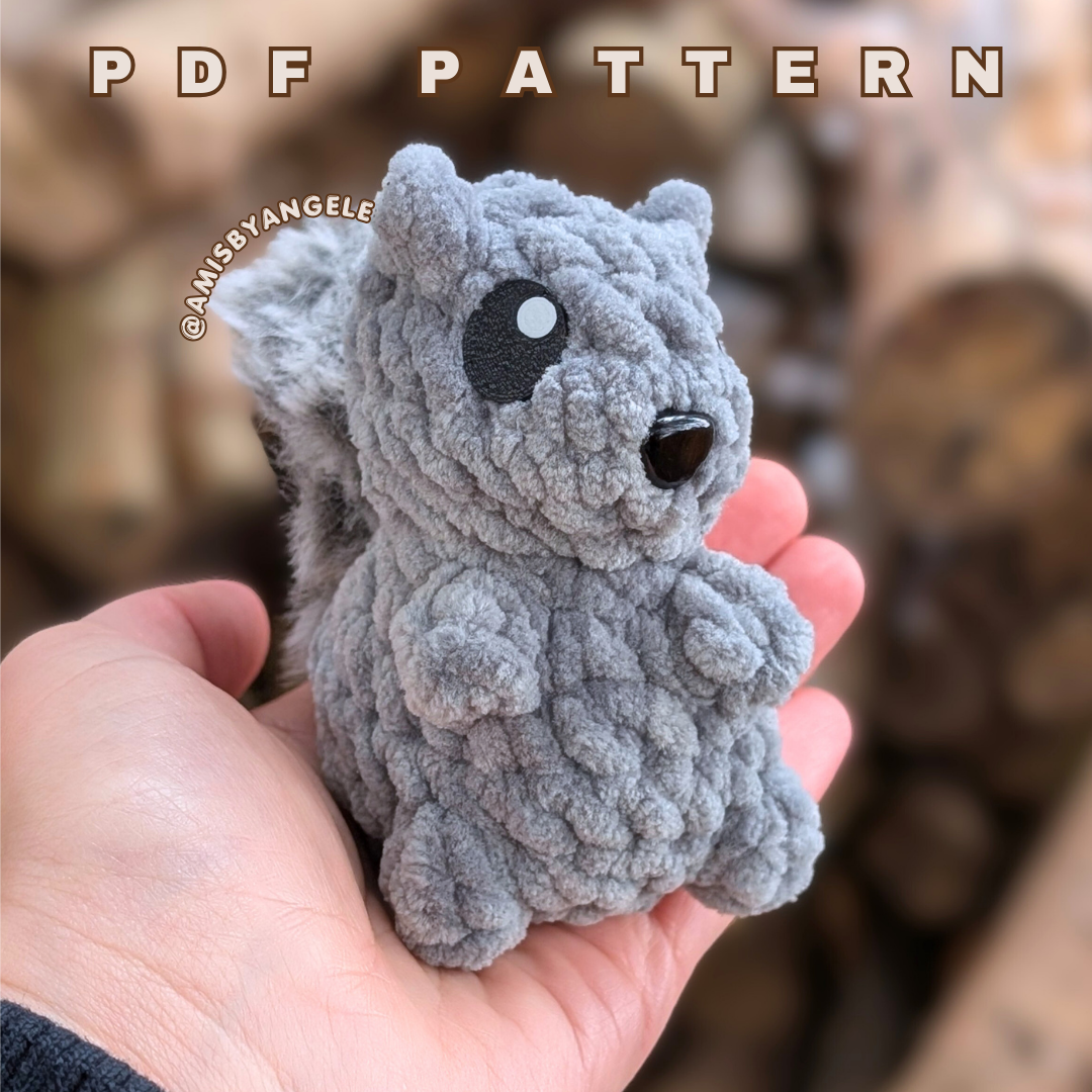 Pattern - Squirrel and Skunk in a Stump (No-Sew)